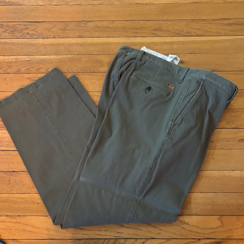 Dockers Men's Olive Chinos